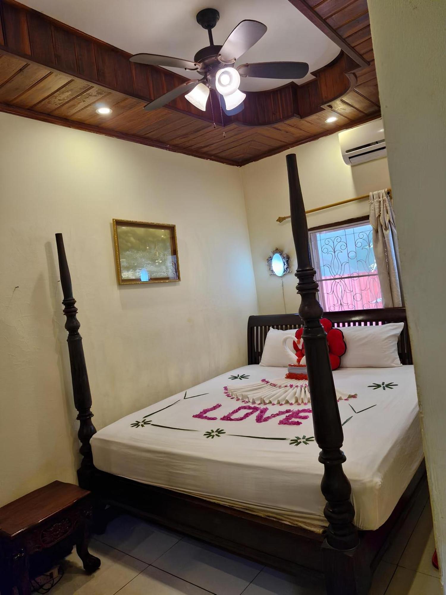 Sakura Wood House Hotel Луанг Прабанг Екстериор снимка