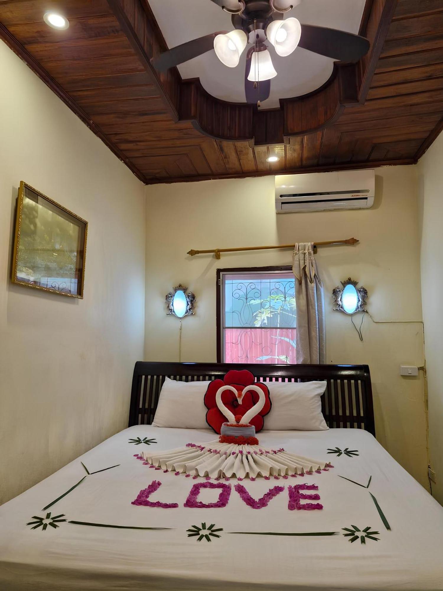 Sakura Wood House Hotel Луанг Прабанг Екстериор снимка