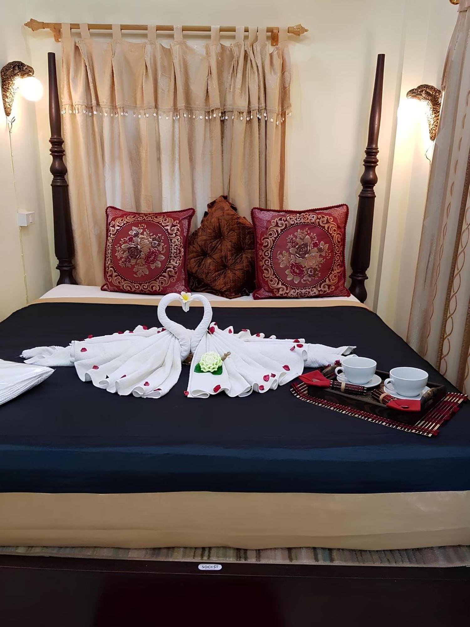 Sakura Wood House Hotel Луанг Прабанг Екстериор снимка