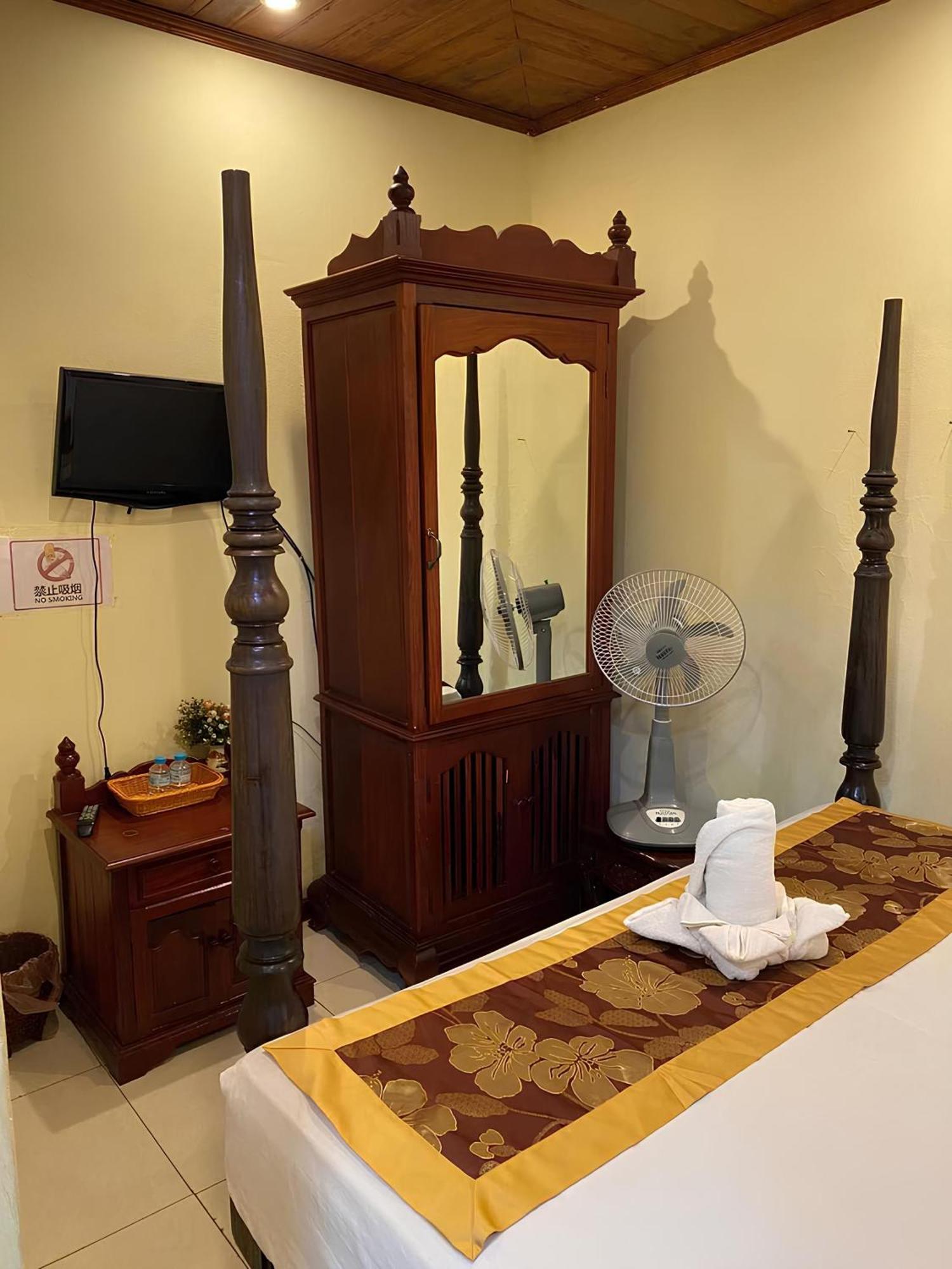 Sakura Wood House Hotel Луанг Прабанг Екстериор снимка
