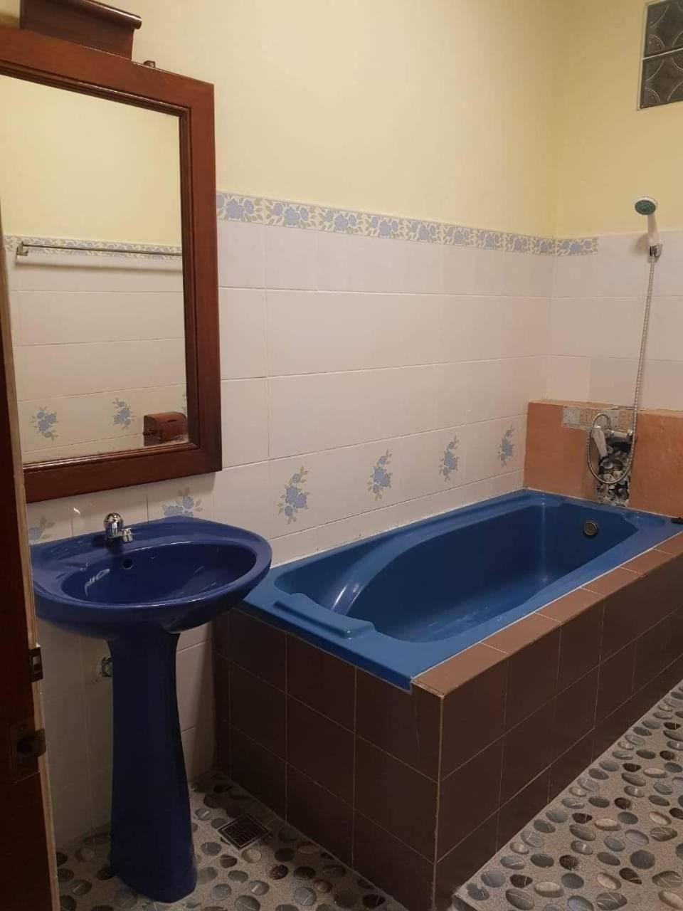 Sakura Wood House Hotel Луанг Прабанг Екстериор снимка